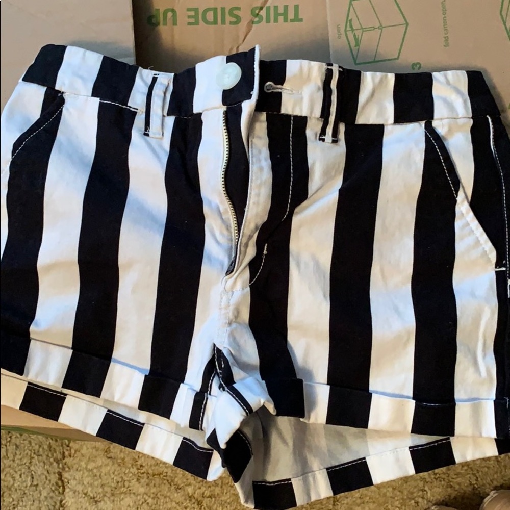 AE size 6 striped shorts